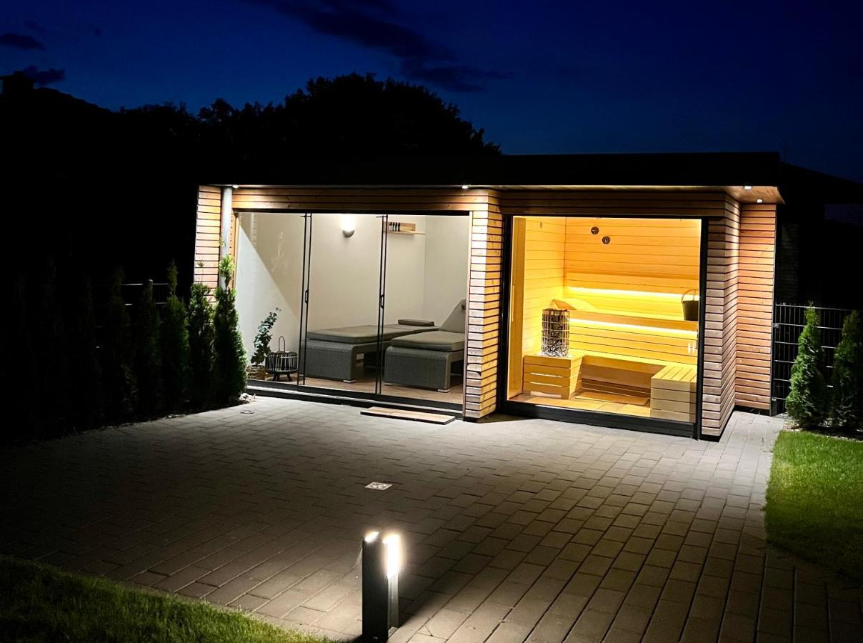 Schoenes Ferienhaus Mit Sauna Am Harkebruegger See In Der Naehe Von Oldenburg Barssel  Luaran gambar